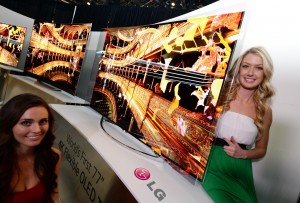 LG hajlítható OLED TV